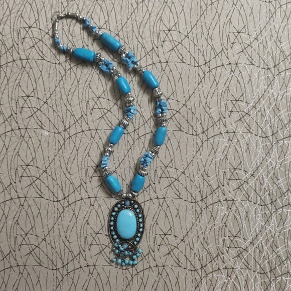 Necklace - Picture 1 of 2